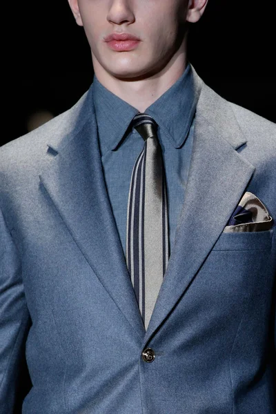 Look 12